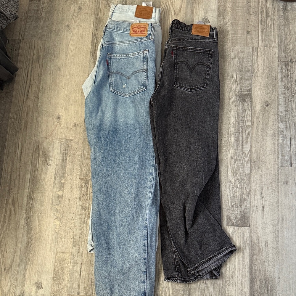 Lot of 3 Levi's Women’s Light Blue and Dark Gray Straight Jeans